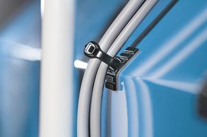 151-01527 - CABLE-TIE MOUNTS, ADHESIVE, 28MM, BLACK