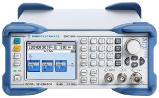 ROHDE & SCHWARZ SMC100AP30P30 SIGNAL GENERATOR, 9KHZ TO 3.2GHZ