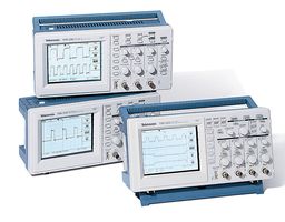 TEKTRONIX TDS224 Digital Oscilloscope, 0+4 Channel, 100 MHz, 1 GSPS, 2.5 kpts